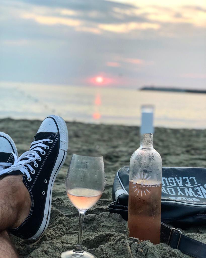 Ce avem fiecare dintre noi în comun cu vinul? Totul. Wine is life, na, na, na-na.