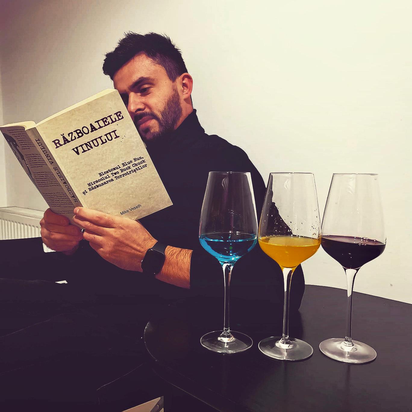 Zicale și proverbe românești stoarse, presate și sorbite în trei culori. Bun e vinul, bată-l vina!