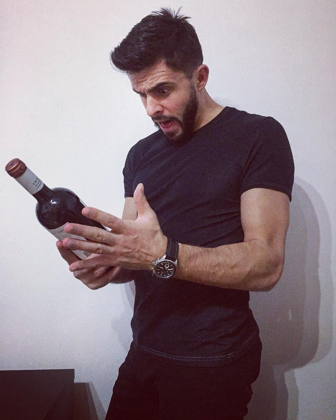 Te uiți la etichetă ca la fizica cuantică?